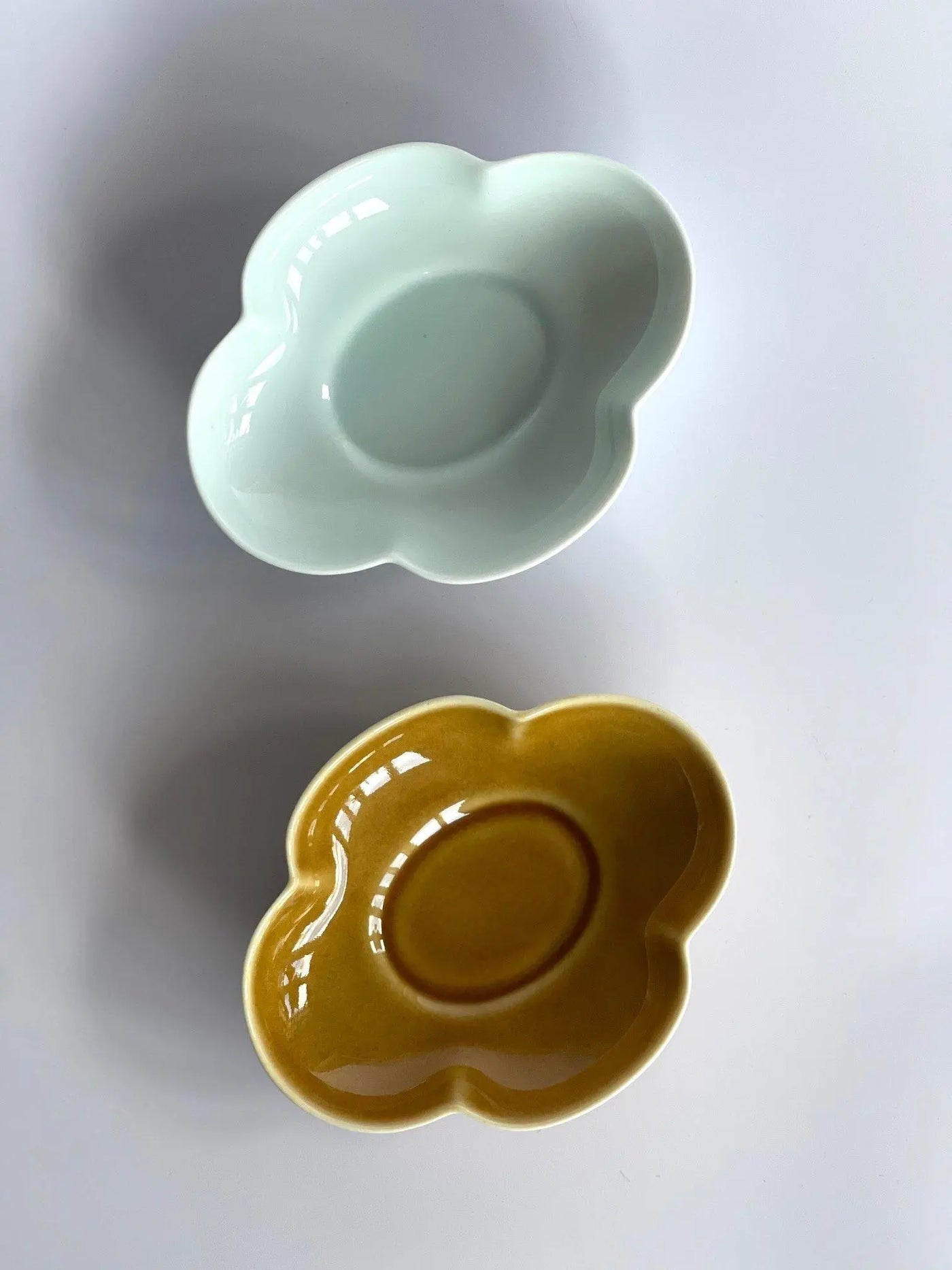 Mizu-Mizu aflang skål | Lys brun eller blåhvid, 11 cm Studio Hafnia