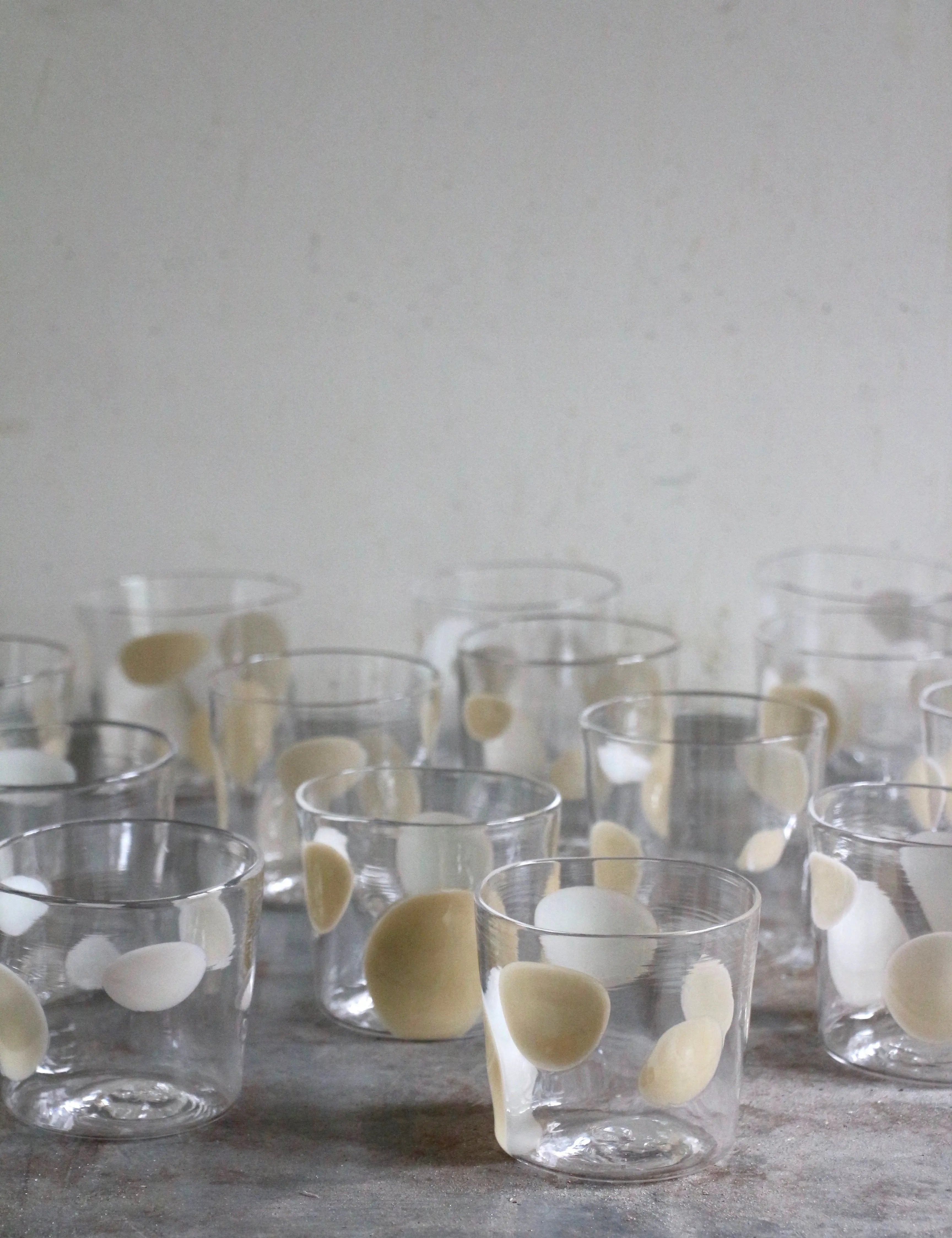 Normal Object Factory - Dot drikkeglas | Hvide prikker Normal Object Factory