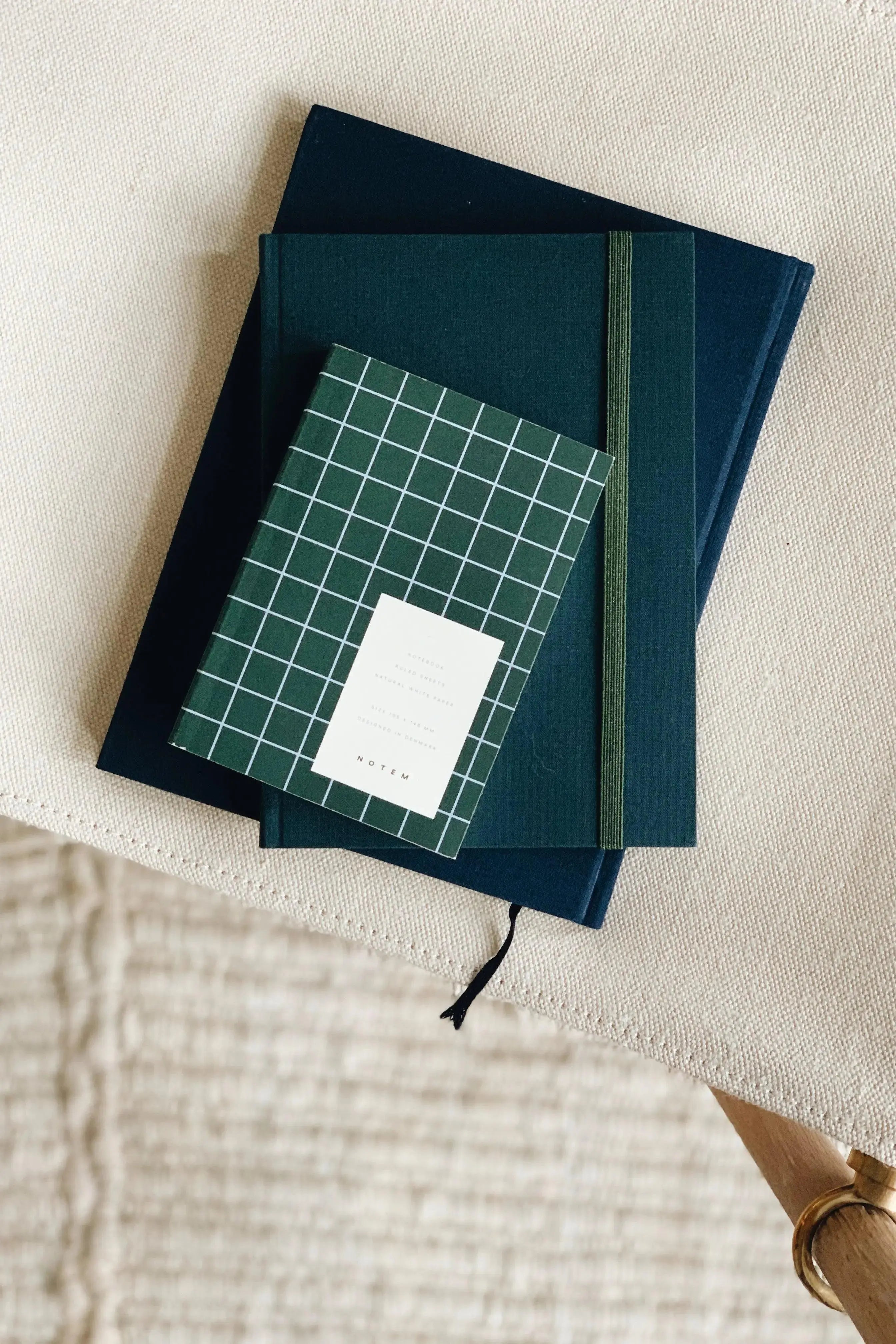 Notem studio, Bea notesbog med elastikbånd, medium, Dark blue Notem studio