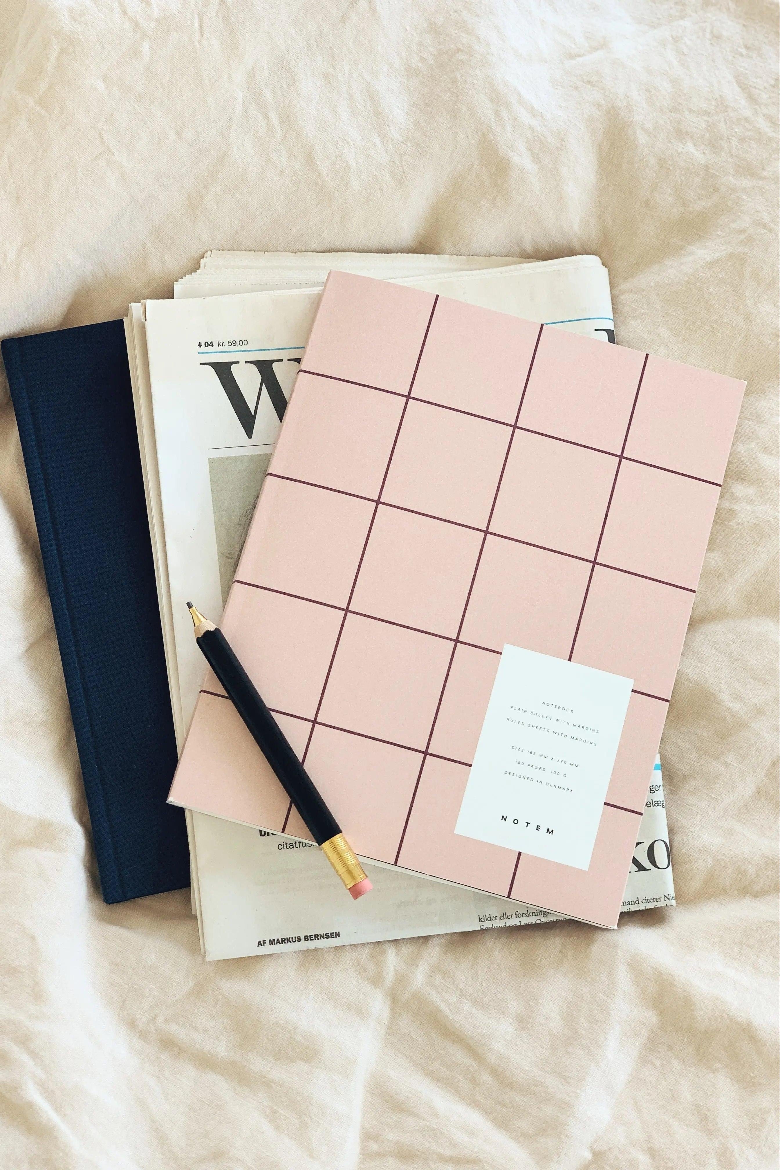 Notem studio, Uma notesbog flat lay, Softcover large, Rose Notem studio