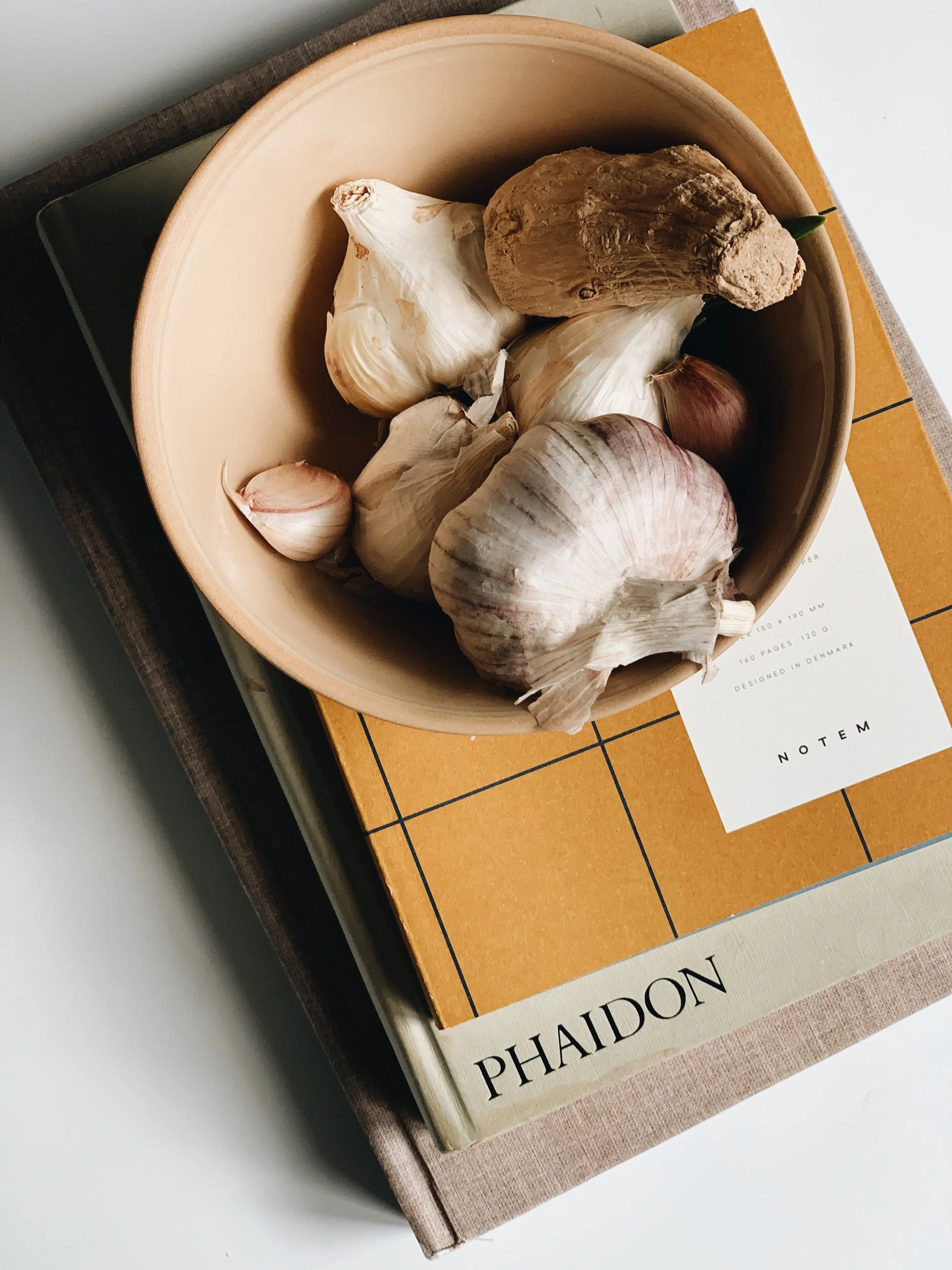 Notem studio, Uma notesbog flat lay, Softcover medium, Ochre Notem studio
