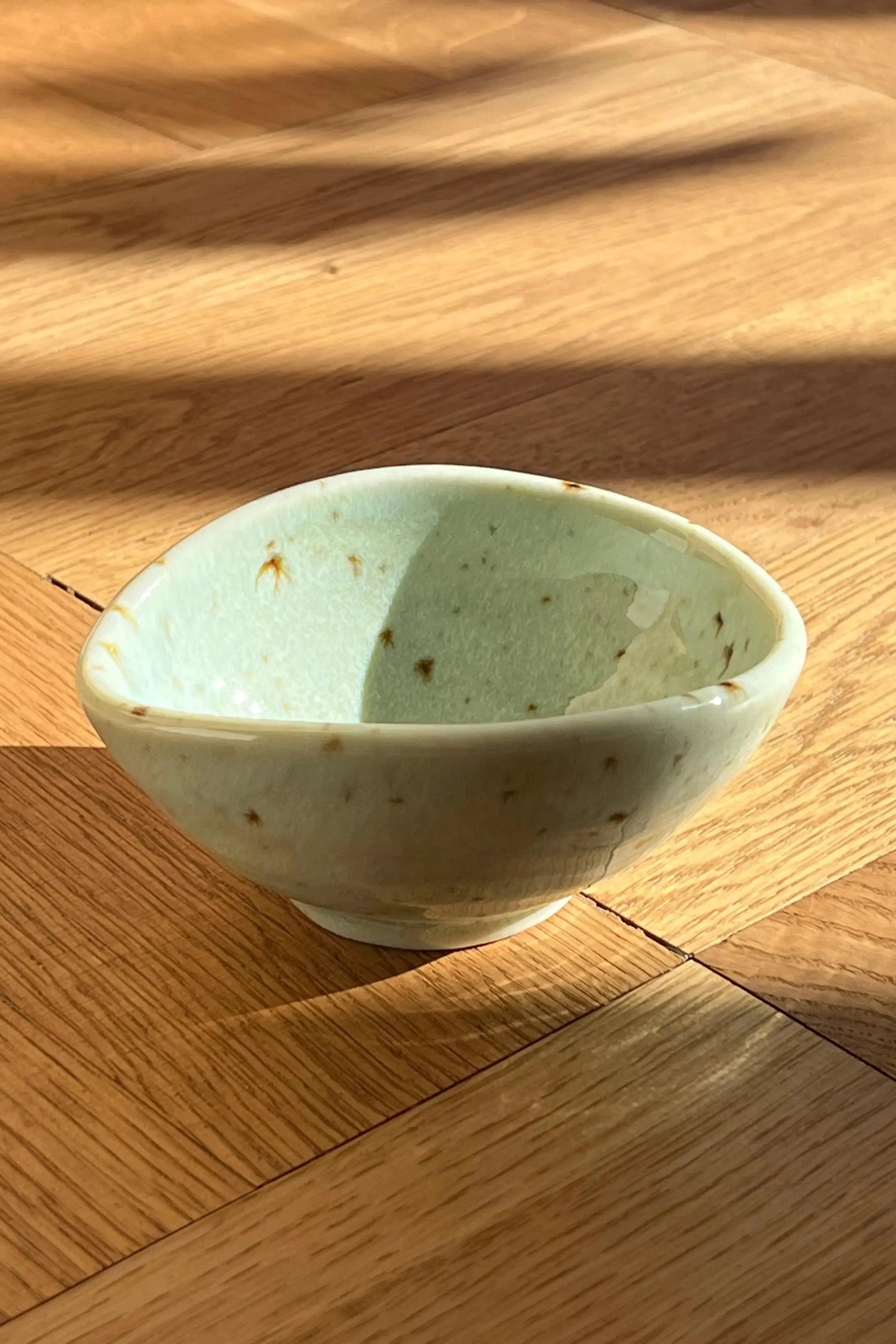 Pastelfarvet grøn skål | Lille Studio Hafnia