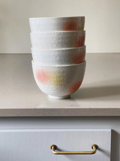Pastelfarvet japansk skål i keramik | Gule og pink pletter Studio Hafnia