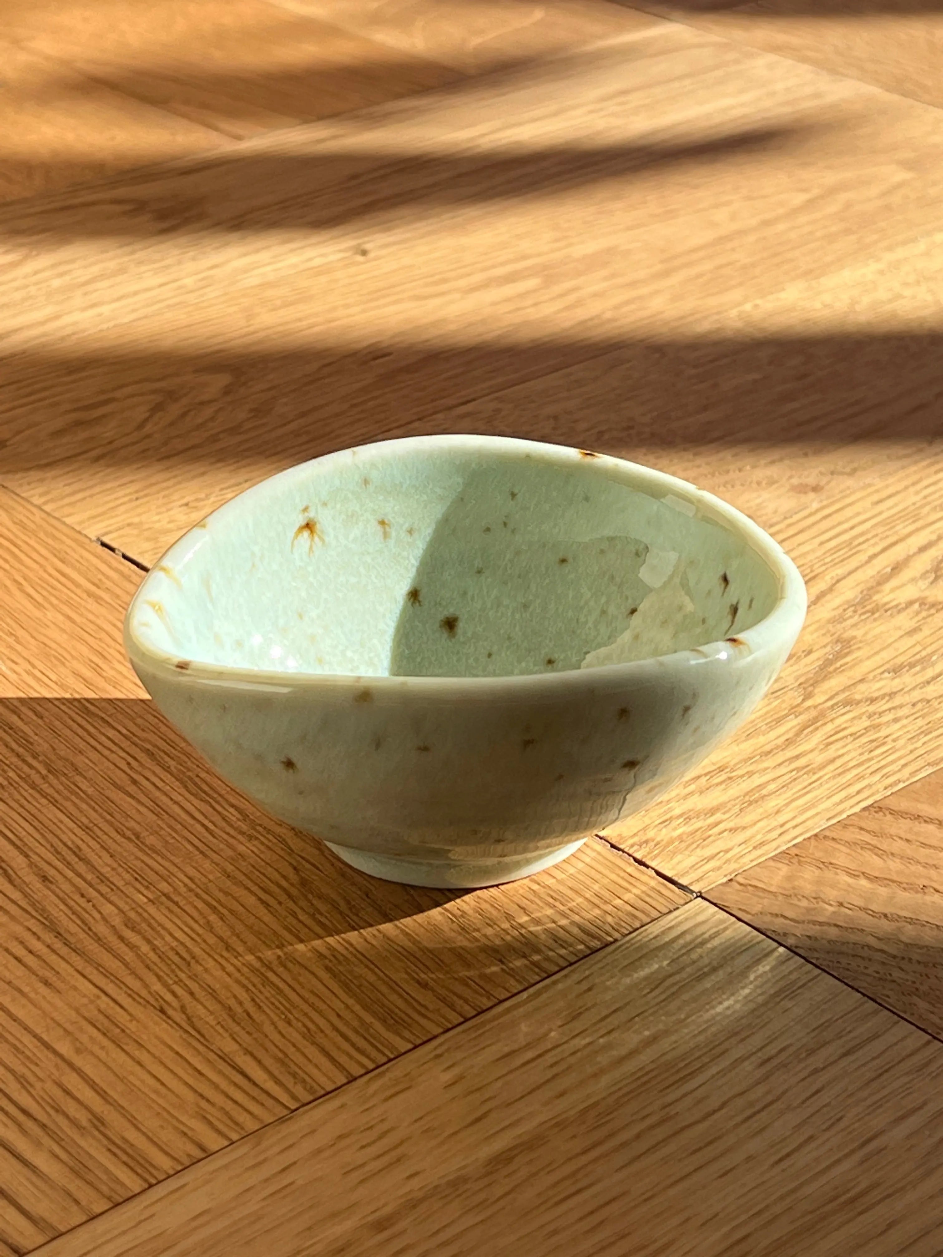 Pastelfarvet, grøn skål | Lille Studio Hafnia
