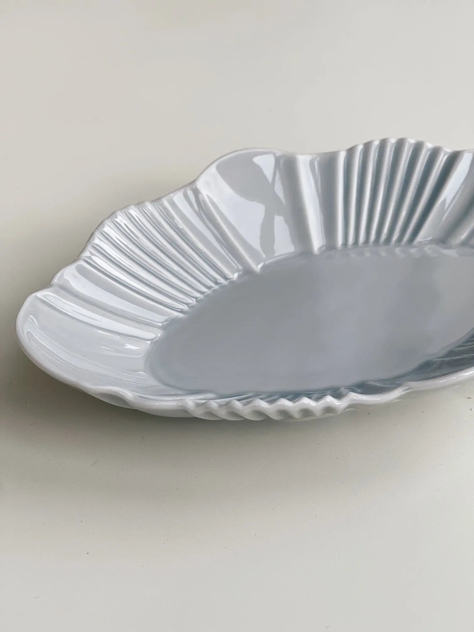 Pluie oval tallerken/fad | Lys grå Studio Hafnia