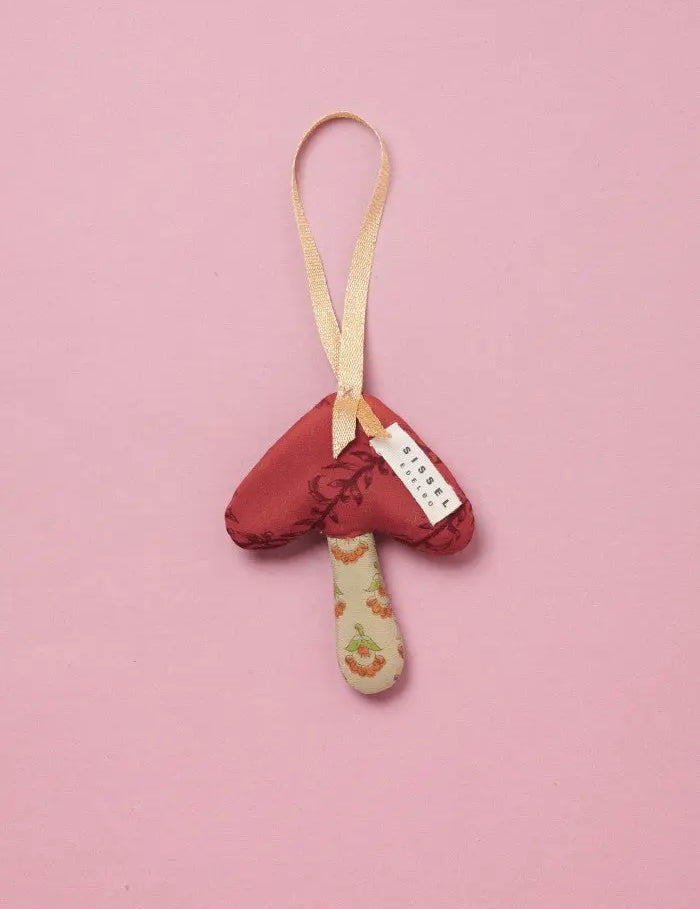 Sissel Edelbo | Champignon i silke | River Red Sissel Edelbo