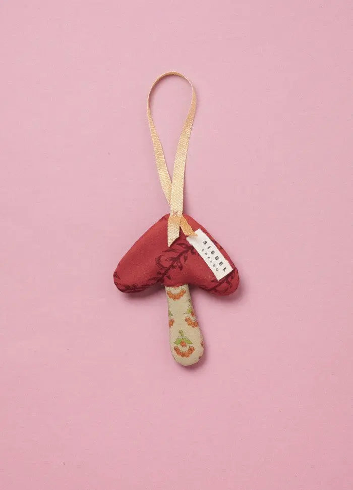Sissel Edelbo | Champignon i silke | River Red Sissel Edelbo
