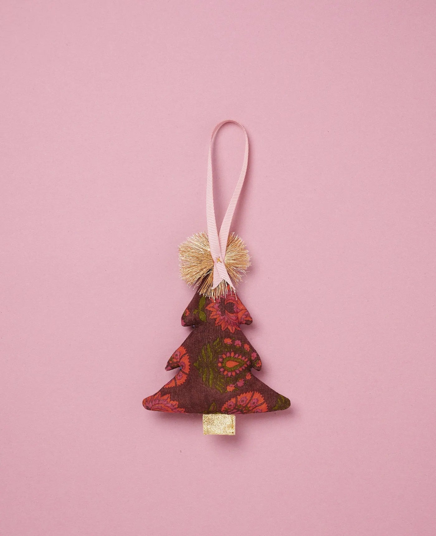 Sissel Edelbo | Spruce juletræ i silke | Almost Brown Sissel Edelbo