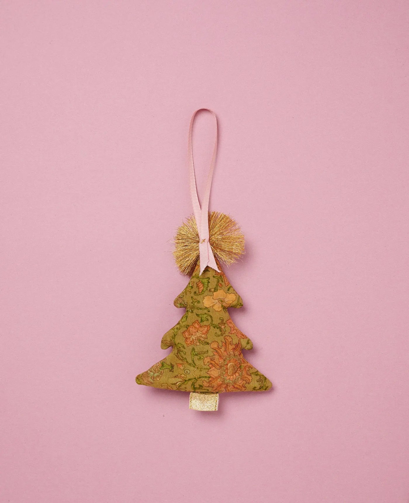 Sissel Edelbo | Spruce juletræ i silke | Capers Sissel Edelbo