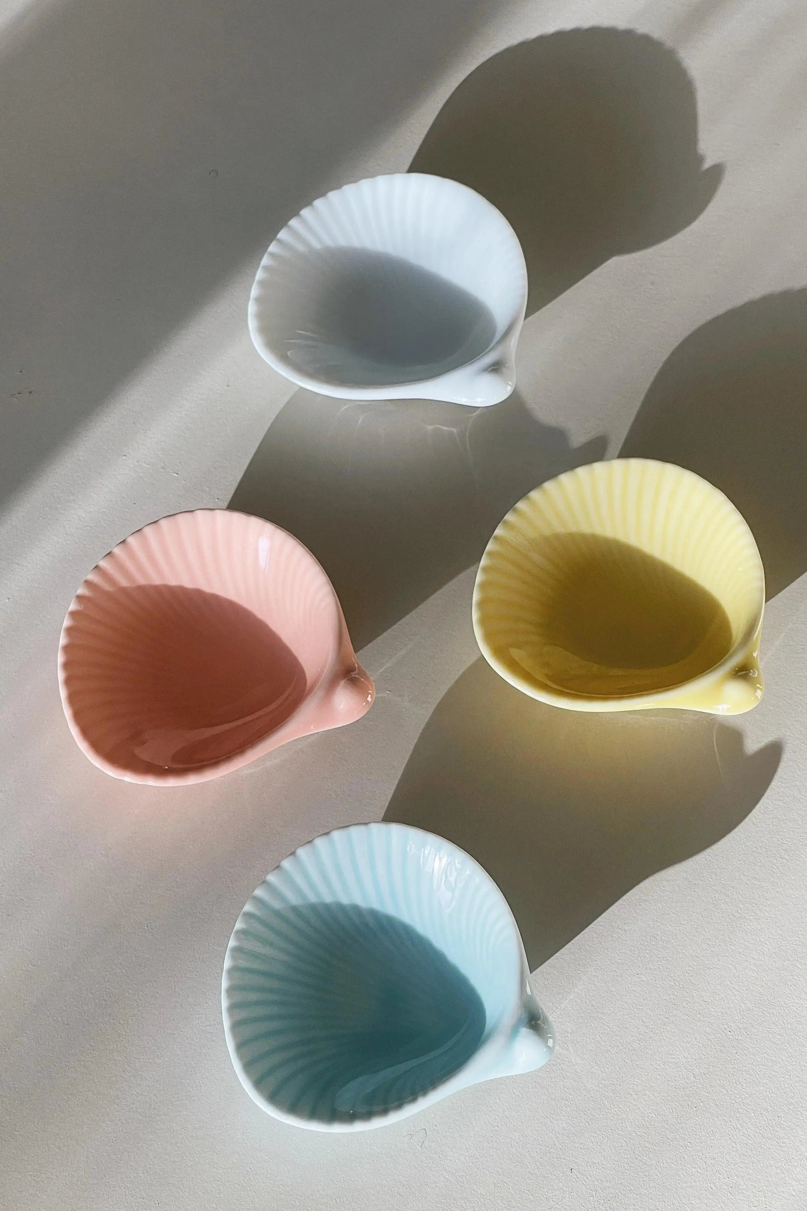 skåle | Pink, gul, blå eller hvid Studio Hafnia