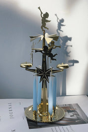 Svensk, klassisk englespil i messing med 4 hvide lys Studio Hafnia