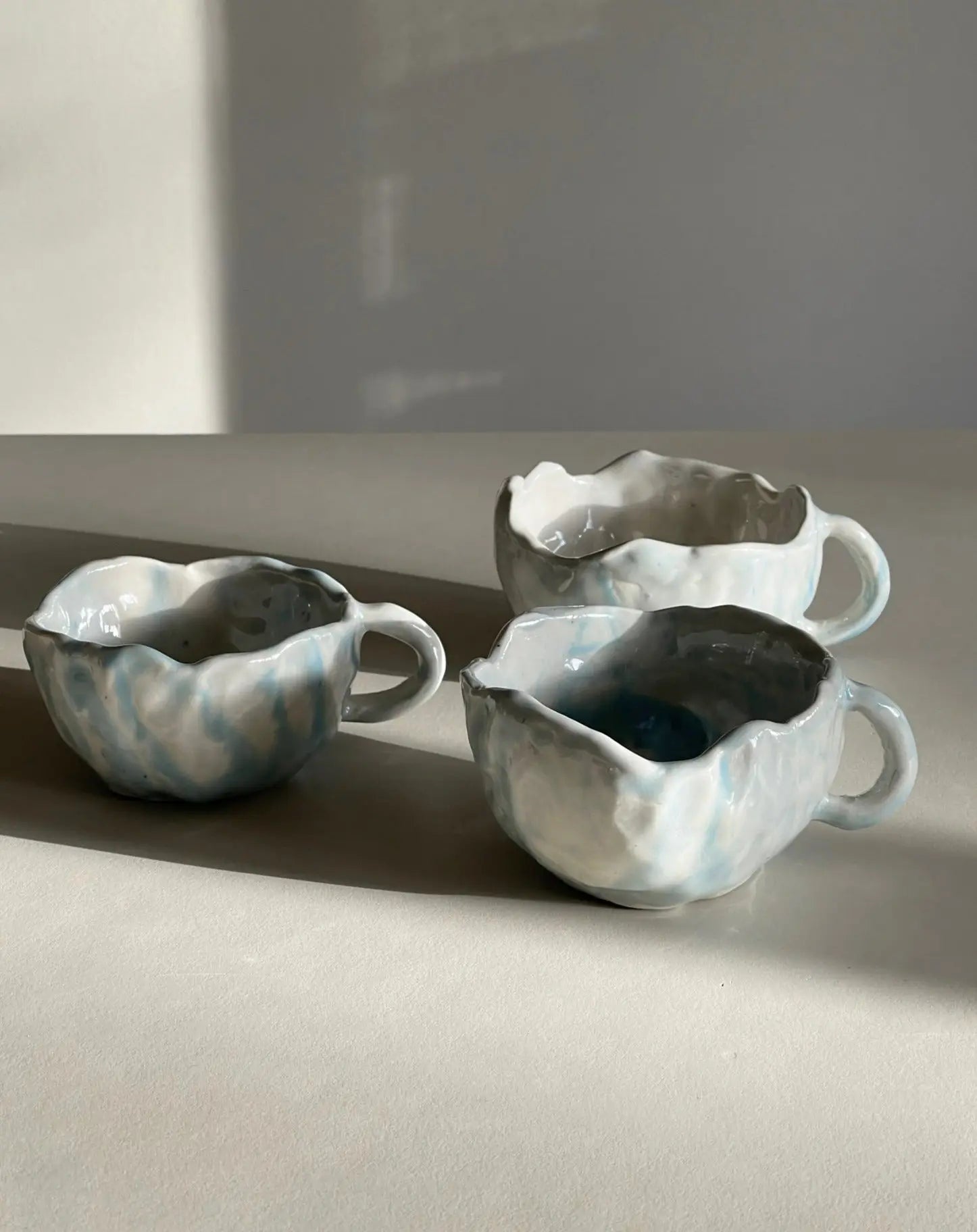 The Big Sea Mug | Lyseblå og hvid Studio Hafnia