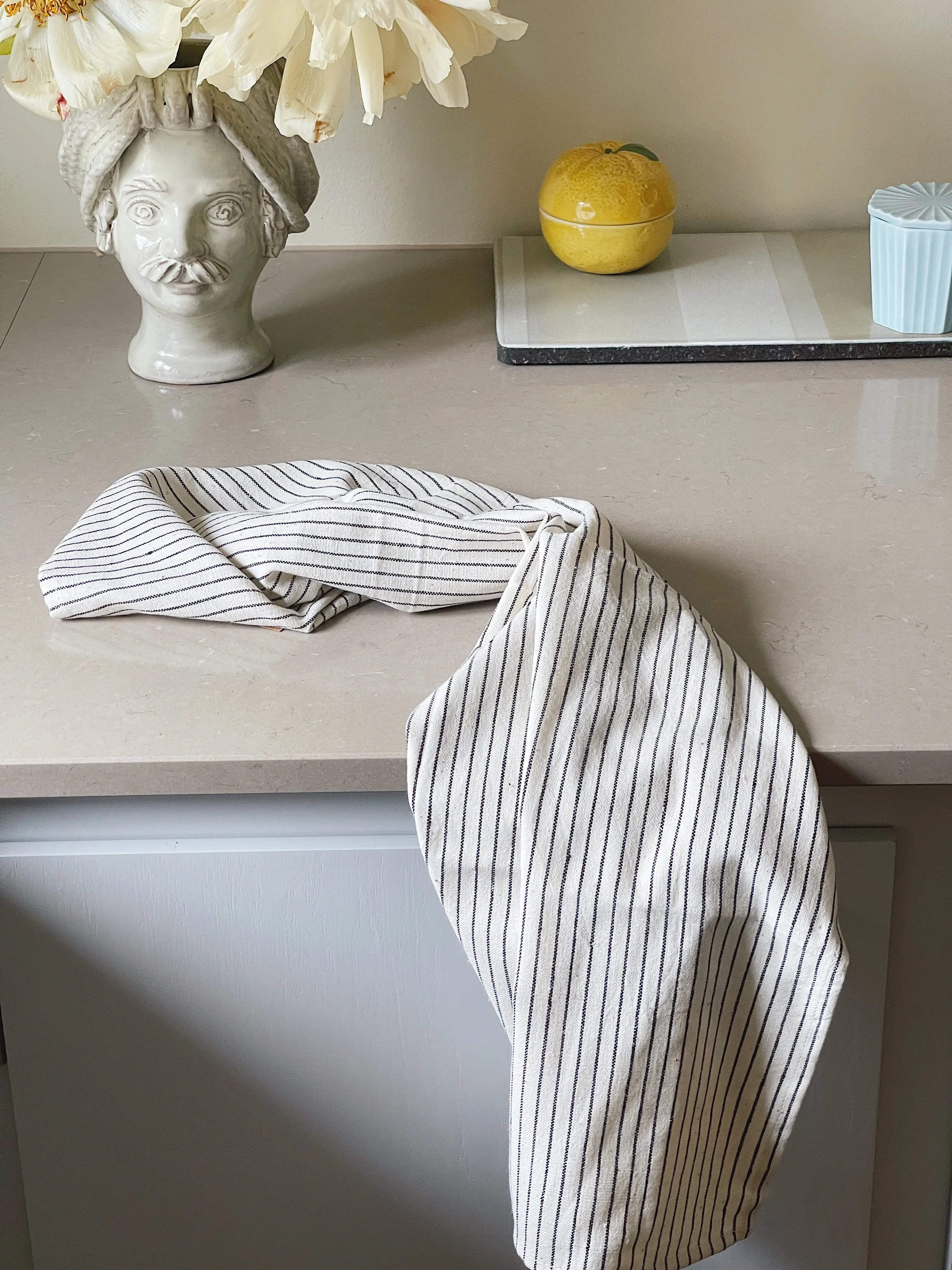 Viskestykke | Sorte/Hvide Striber Studio Hafnia