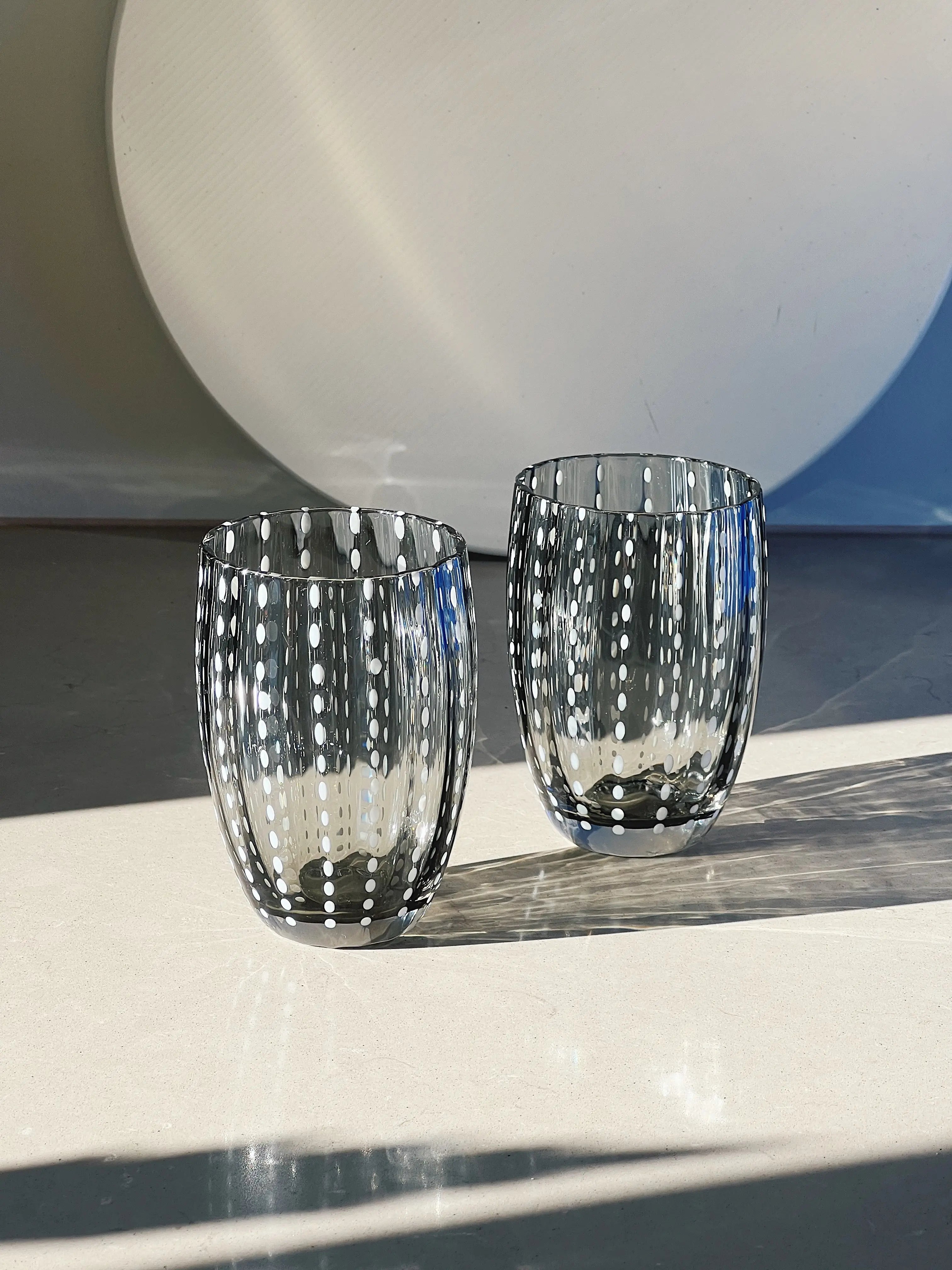 Zafferano - Perle vandglas | Grå prikker - 2 stk. Zafferano