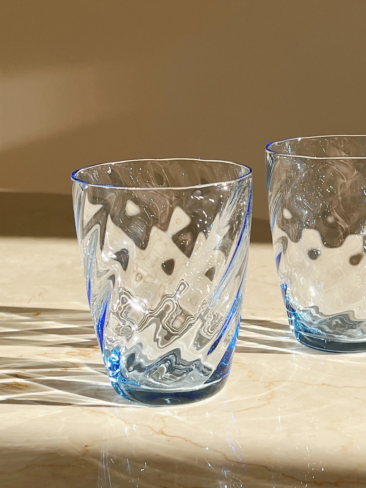 Zafferano - Torson vandglas | Lyseblå swirl - 2 stk. Zafferano
